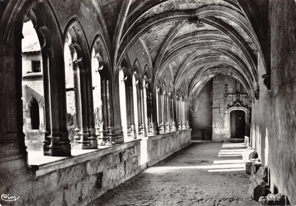 Saint-Jean-de-Maurienne — Het Cloister — Combiér Imp. Macon - Voorkant