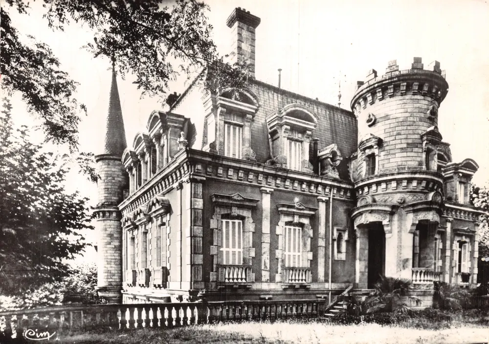 Schloss La Châtaigneraie — Vals-les-Bains (Ardèche) — Combléer Imp. MACON - Vorderseite