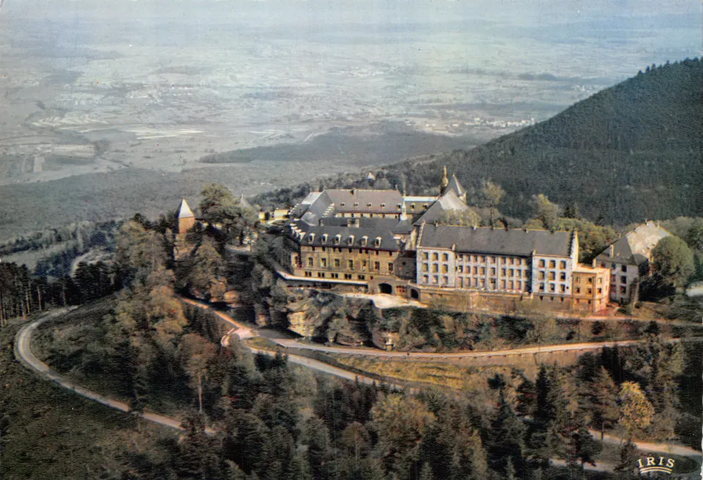 Mont-Sainte-Odile — Le couvent et la plaine d'Alsace — éditeur IRIS - Recto