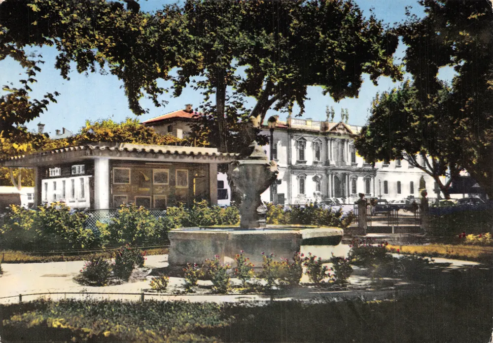 Carpentras — Platz, Pavillon des S.I. und das Hôtel-Dieu — Éditions de Provence - Vorderseite