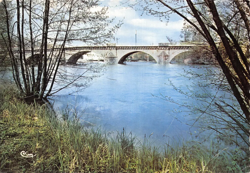 St-Pourçain-sur-Sioule — Le Pont sur la Sioule — éditeur CIM - Recto