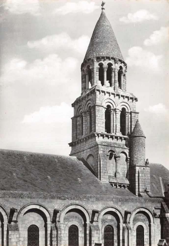 Poitiers — Turm der Notre-Dame la Grande — Verleger Combier - Vorderseite