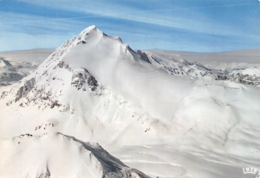 La Grande Motte (Savoie) — vue aérienne enneigée — éditeur IRIS - Recto