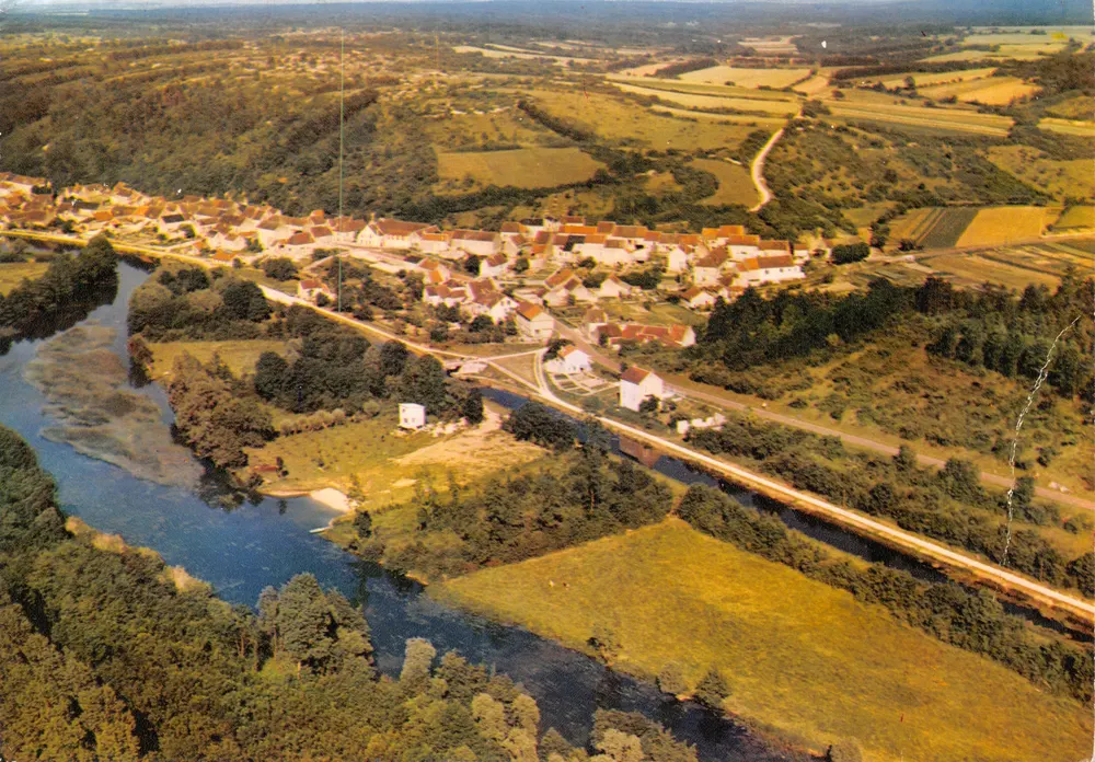 Mailly-la-Ville (Yonne) — allgemeine Luftaufnahme — Combiér Imprimeur Mâcon - Vorderseite