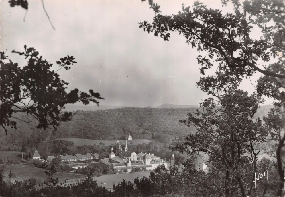 Chartreuse de Valbonne (Gard) — Vue générale — Éditions d'Art d'Art, Paris - Recto
