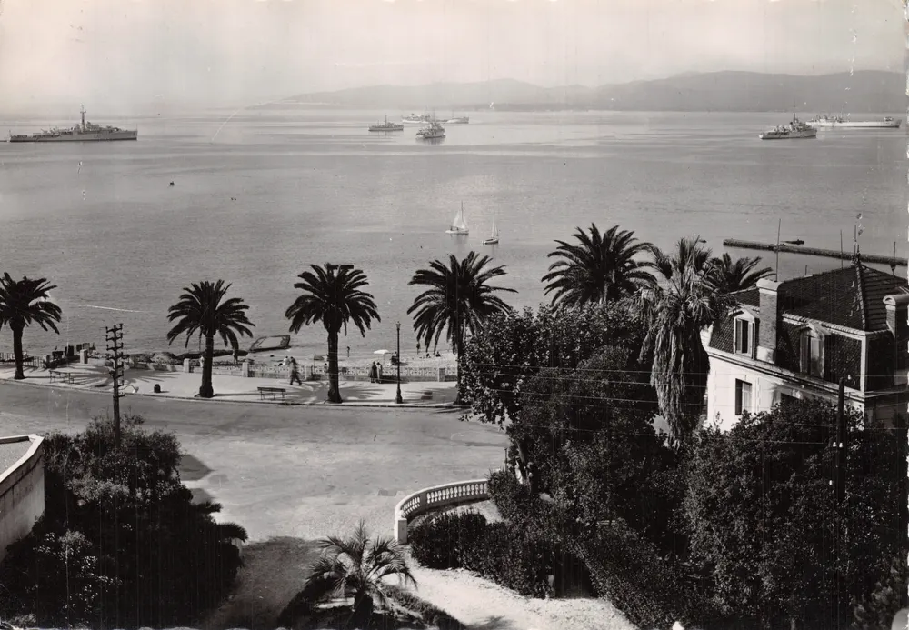 Die Côte d'Azur — Blick auf das Meer und Blumen in Saint-Raphaël (Var) — Les Éditions PRANK - Vorderseite