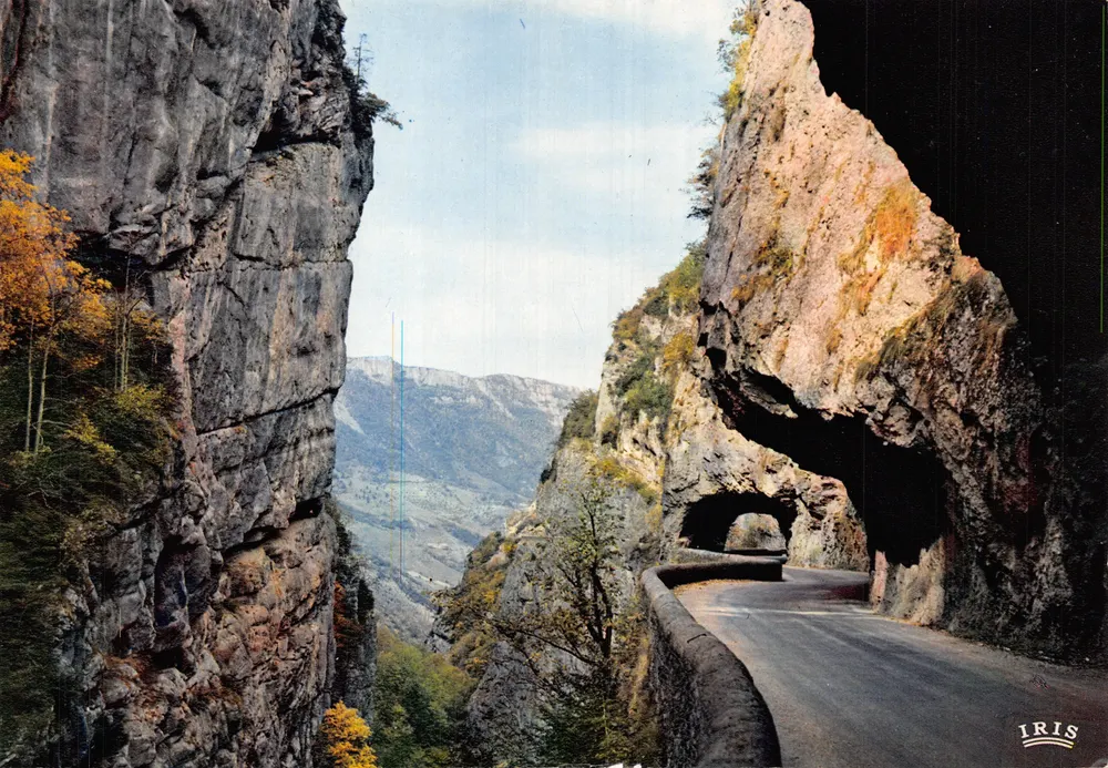 Les Grands Goulets — Ansicht des natürlichen Tunnels in einem felsigen Canyon — Verlag IRIS - Vorderseite