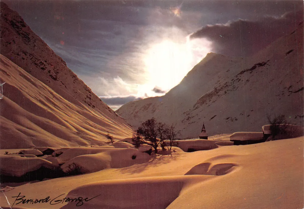 Vallée enneigée — vue de Haute-Savoie — éditeur Bernard Grange - Recto
