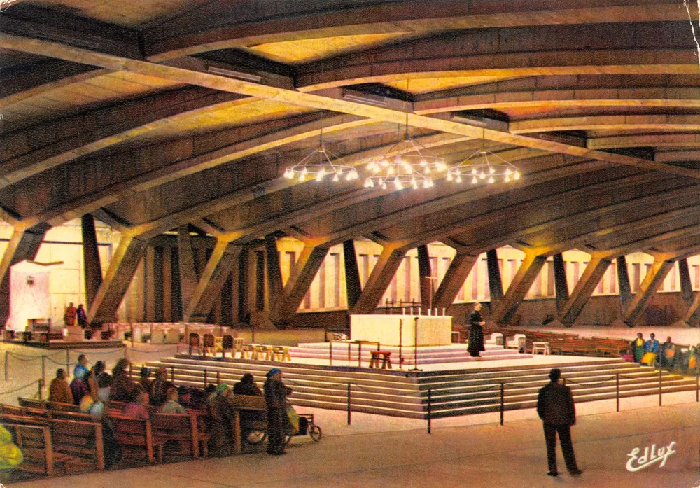 Lourdes — La Basilique Souterraine Saint-Pie-X — Éditeur Edluc - Frente