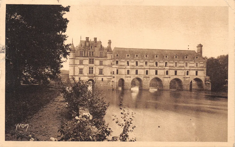 Schloss Chenonceau — Westfassade über die Loire — Ausgabe YVON, Paris - Vorderseite