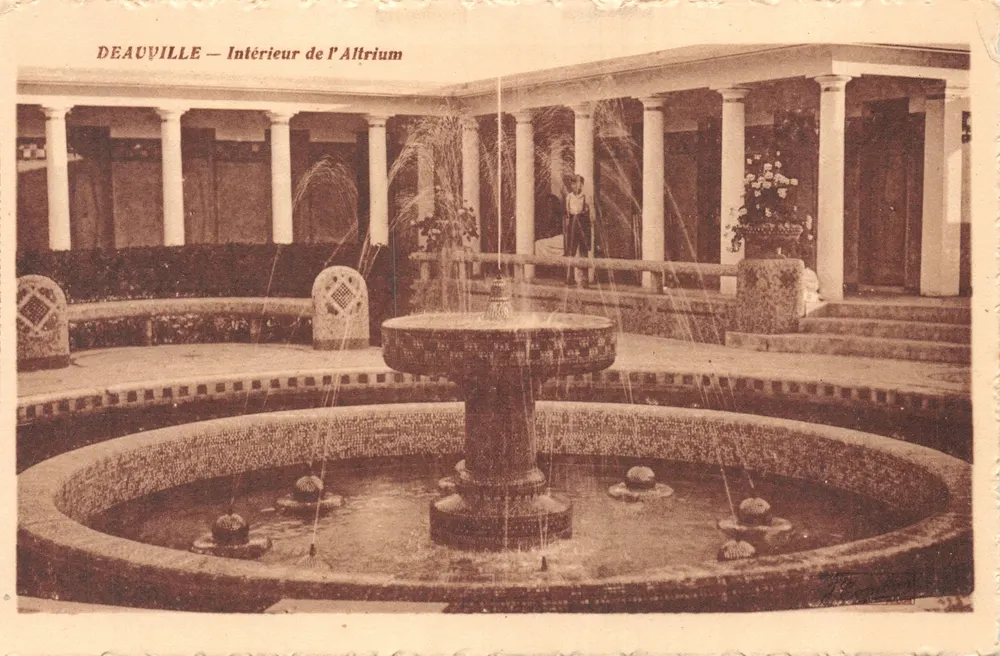 Deauville — Innenansicht des Altriums — unbekannter Verlag, Seriennummer 5 - Vorderseite