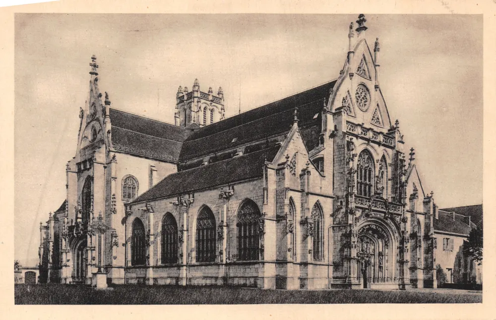 Kirche von Brou — Ansicht der Fassade und der Kirchenschiff — Verlag Serv. Commercial Monuments Historiques, Paris - Vorderseite