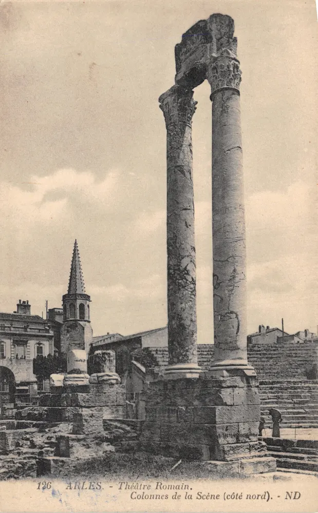 Arles - Römische Bühne - Säulen der Bühne (nördliche Seite) - ND - Vorderseite