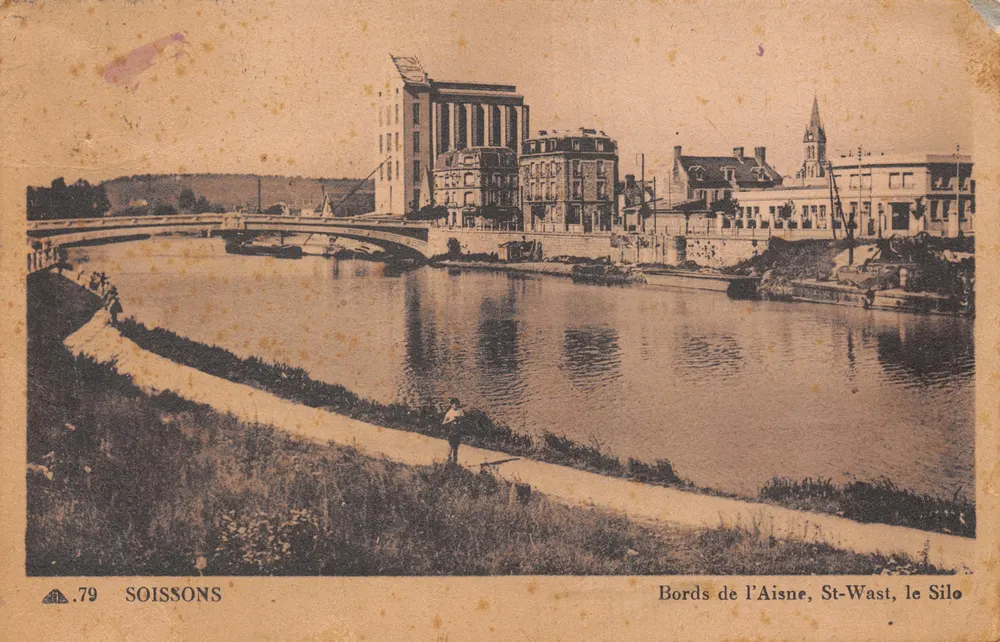 Bords de l'Aisne, St-Wast, le Silo — Soissons, n°79 - Recto