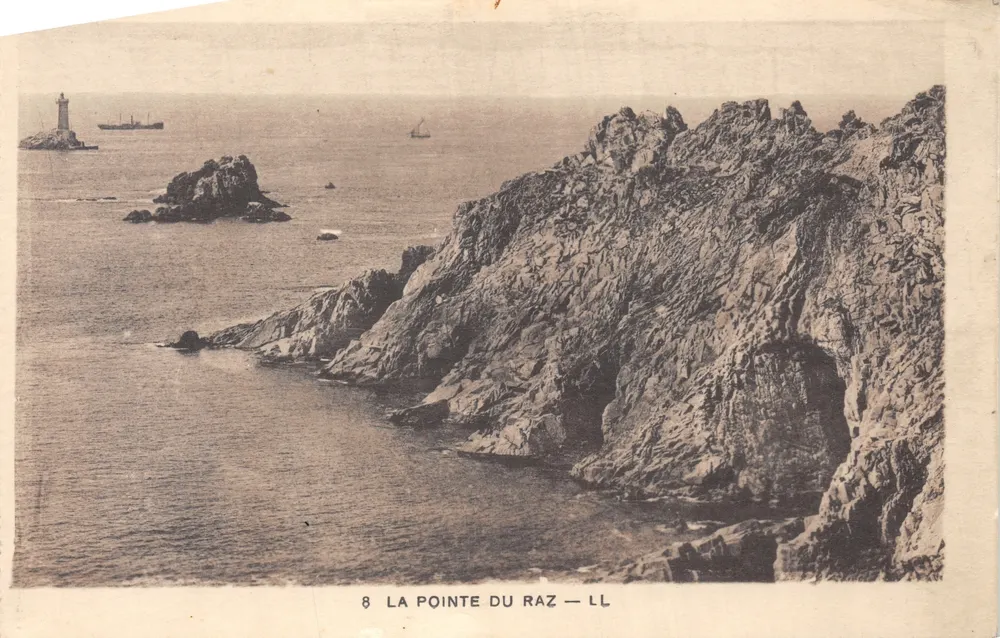 Die Pointe du Raz — Ansicht der Klippen und des Leuchtturms — Verlag LL, Nr. 8 - Vorderseite
