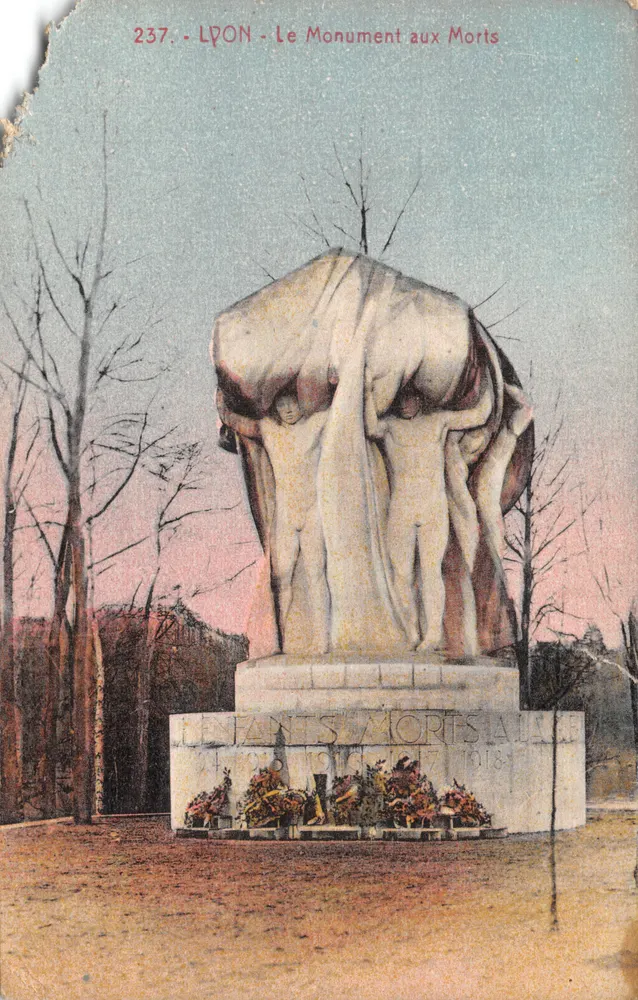 Lyon - Le Monument aux Morts - Éditeur : Cartes « Cognac » - Recto