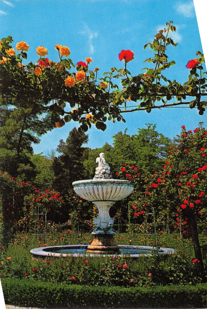 Garten von Rosaleda — Verzierte Fontäne mit Rosen — Verlag Ed. Beascoa, Nr. 421 - Vorderseite