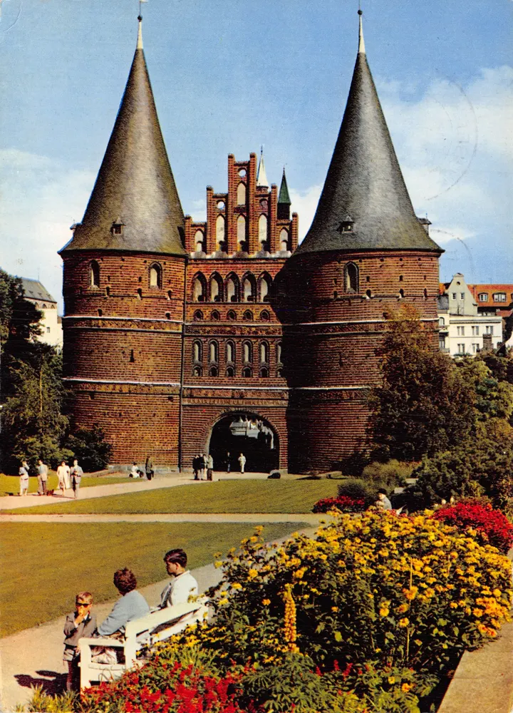 Porte de Holstentor — éditeur Verlag Schöning & Co., Lübeck - Recto