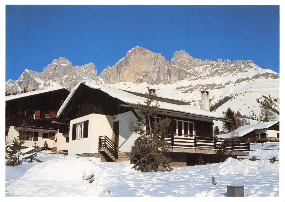 Chalet d'été — vue des Dolomites — INTERHOME - Frente