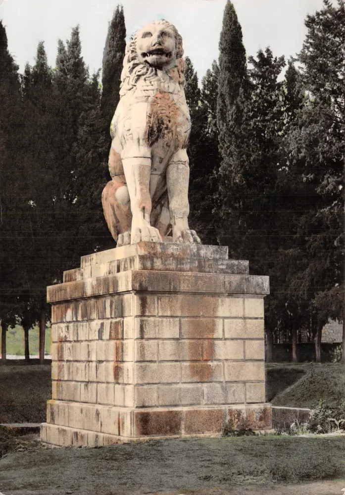 Der Löwe von Haeronia — monumentale Statue auf Sockel — Verleger nicht sichtbar - Vorderseite