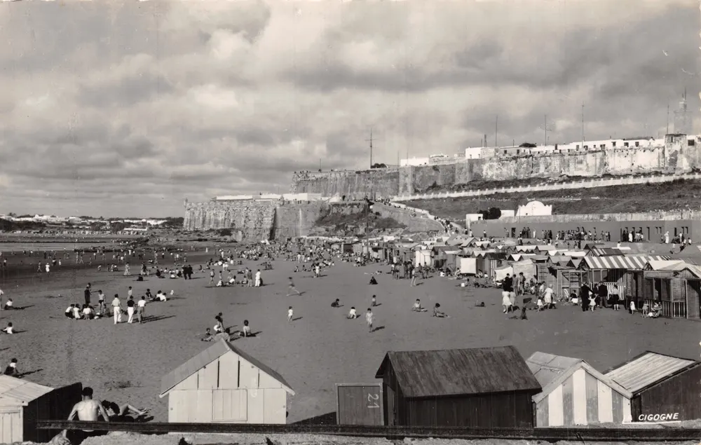 Plage de Rabat — vue avec fortifications — éditeur CIGOGNE, n° 21 - Recto