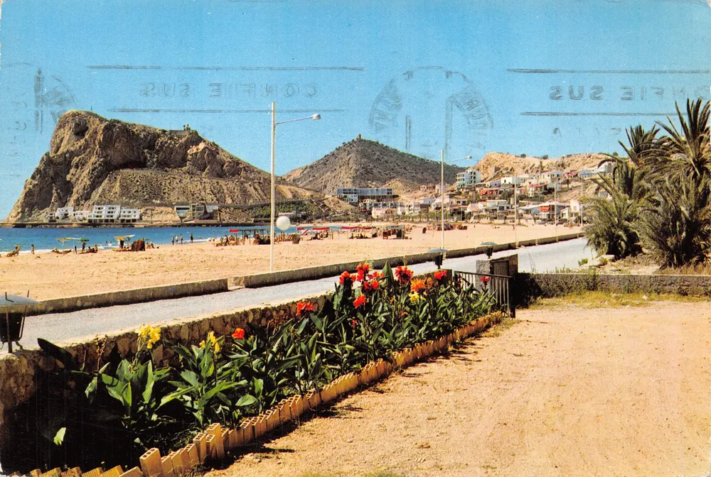 Benidorm — Strand und Berg — Foto RUECK - Vorderseite