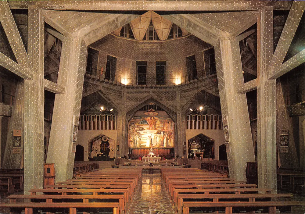Intérieur de la Basilique de l'Annonciation à Nazareth — éditeur 'PALPHOT', n° 9227 - Recto