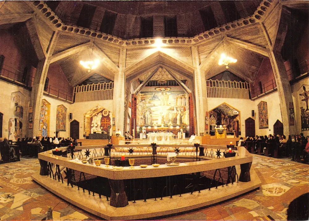 Nazaréth — église de l'Annonciation — éditeur HERZLIA - Recto