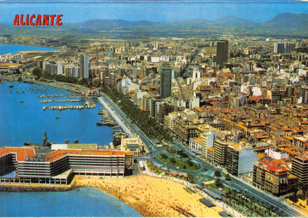 Alicante — teilweise Luftaufnahme — Comercial PAPISA - Vorderseite