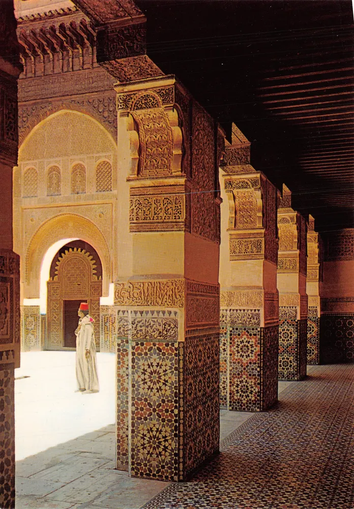 Medersa Ben Youssef — Innenraum mit Säulen und Bögen — Verlag JEFF, Nr. 5363 B - Vorderseite