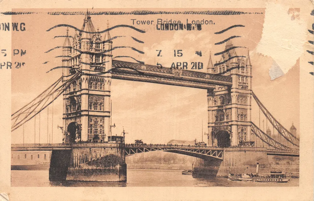 Tower Bridge, London — Ansicht des Brückens und Flusses mit Boot — Verlag CORBEIL (Nr. 2) - Vorderseite