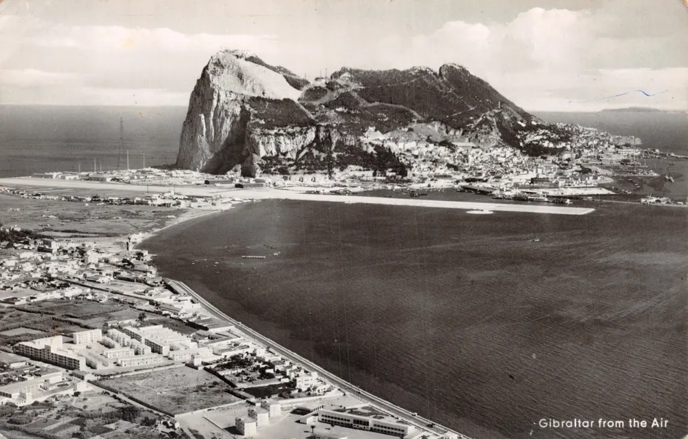 Gibraltar — luftige Ansicht des Felsens — The Rock Photographic Studio - Vorderseite