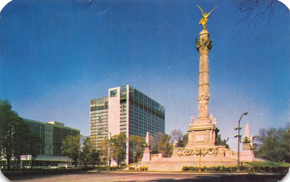 Denkmal der Helden — Säule mit goldenem Adler — Verlag CRISTACOLOR, Mexiko - Vorderseite