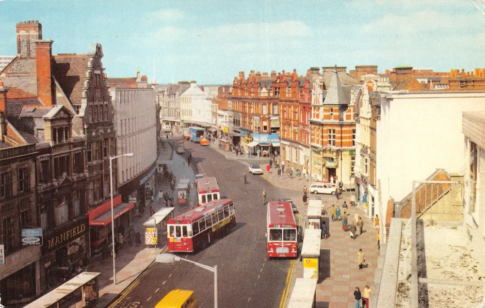 Manfield Street — Ansicht der Straße mit rotem Straßenbahn — Verlag COLOURMASTER INTERNATIONAL - Vorderseite