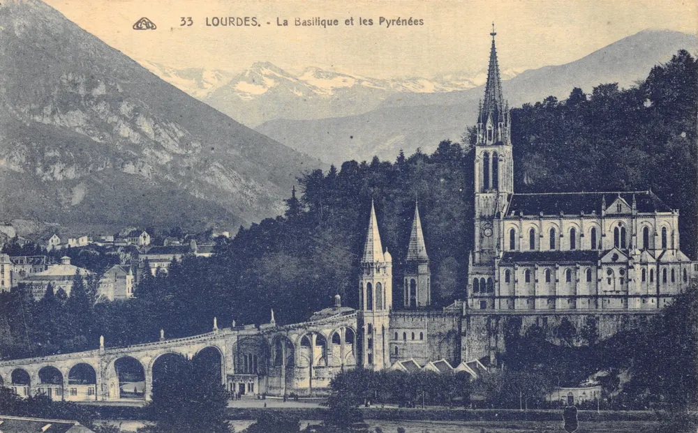 Lourdes - Die Basilika und die Pyrenäen — Verlag L. Bérenger, Nr. 33 - Vorderseite