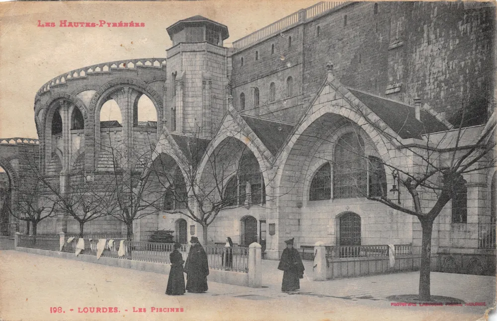 Lourdes — Die Schwimmbäder — Verlag PROVOSTE LAROQUE FRÈRES, Nr. 198 - Vorderseite
