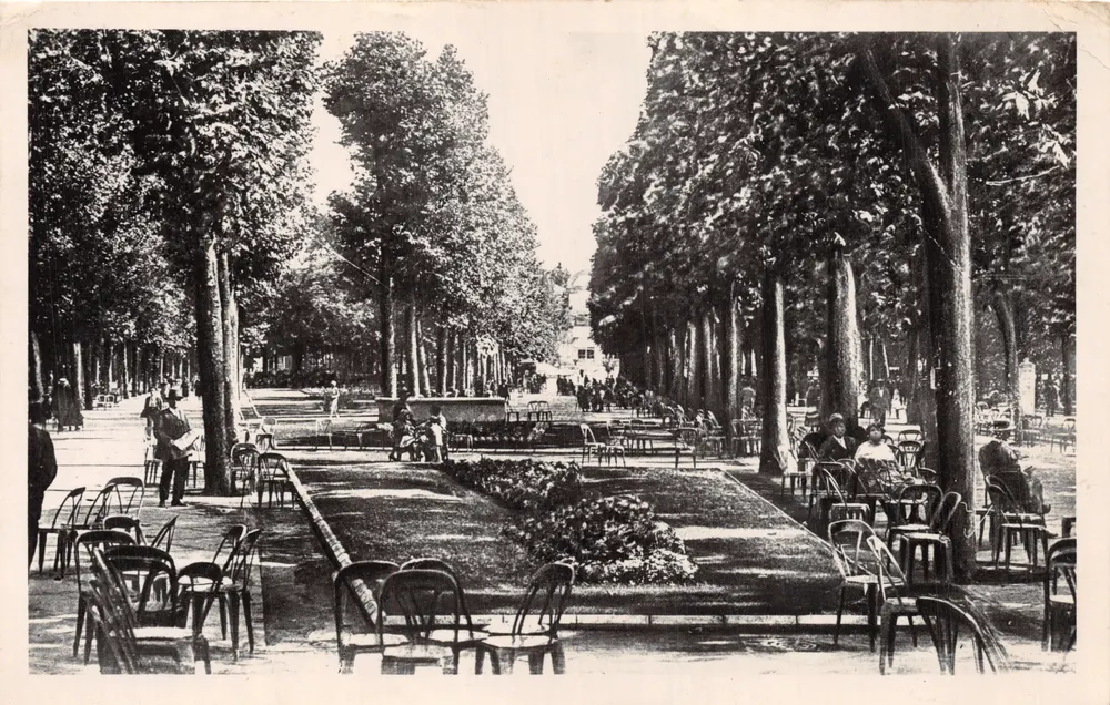 Vichy — Le Parc du Casino — Édition La Cléogne, Vichy - Recto