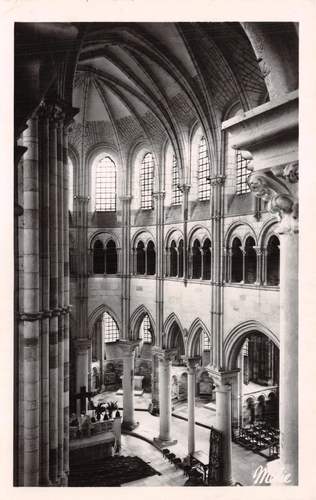 Basilique de la Madeleine — intérieur gothique — éditeur Mallié - Recto