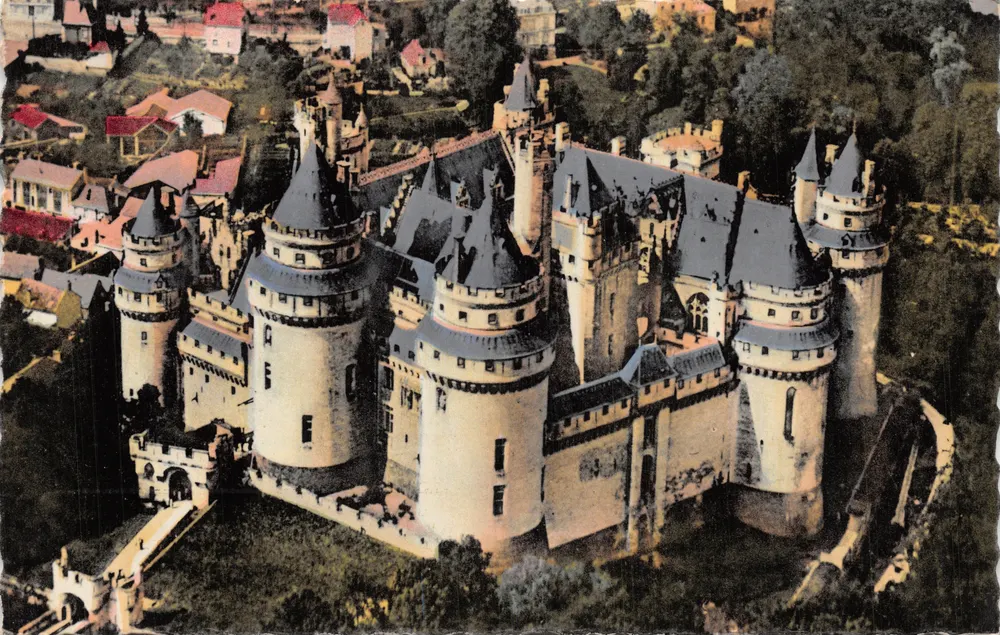 Schloss Pierrefonds — Luftbild — Etablissements Cazier-Varin - Vorderseite