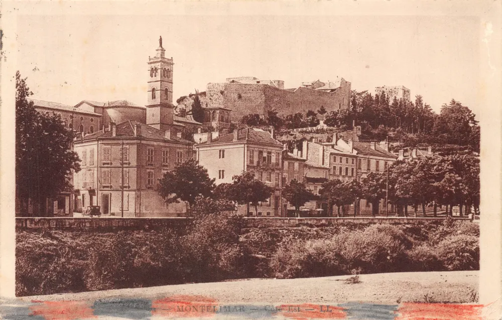Montélimar — Vue de la cité et du château — LL - 앞면