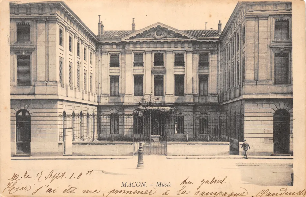 Macon - Museum — klassisches Gebäude mit Eingangsgitter — Verleger nicht sichtbar, Seriennummer nicht lesbar - Vorderseite