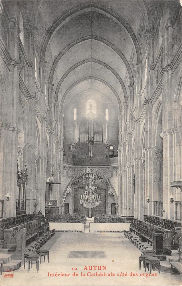 Autun — Innenansicht der Kathedrale von der Orgelseite — Verlag Autun, Nr. 10 - Vorderseite