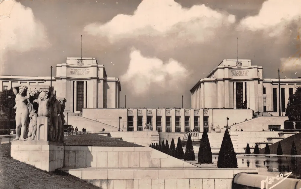 Das Palais de Chaillot — Ansicht des Gartens und Statuen — Verleger MARCO - Vorderseite