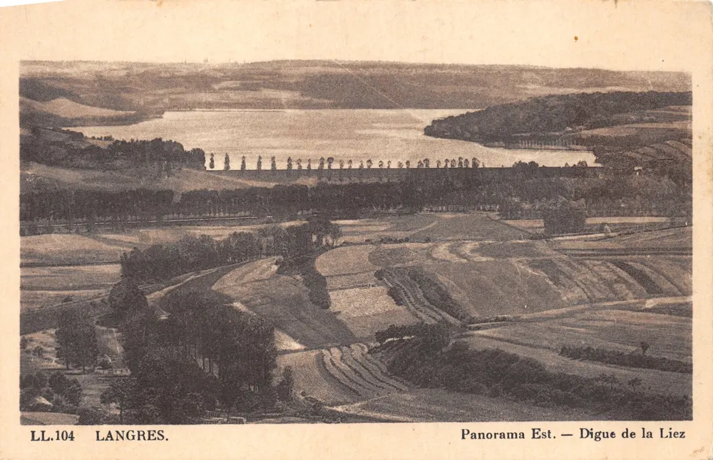 Langres — Panorama Est — Digue de la Liez — éditeur LL.104 - Recto