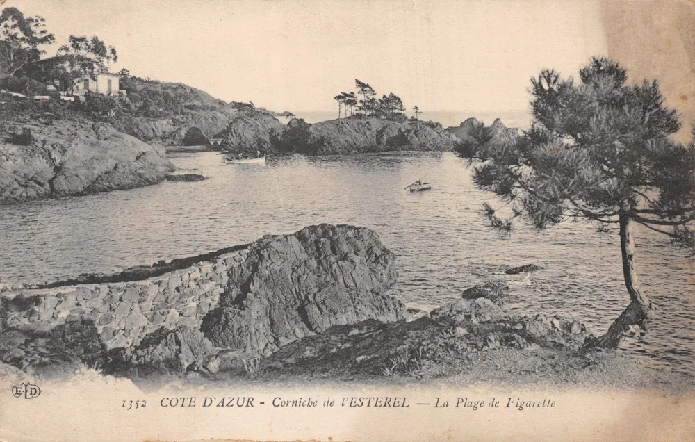 Côte d'Azur - Corniche d'Esterel — La Plage de Figarette — Éditeur E.D. n°1352 - Recto