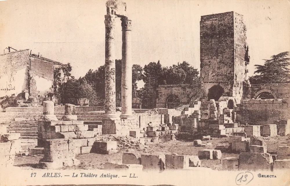 Arles — Le Théâtre Antique — éditeur SELECTA, n° 17 - Recto