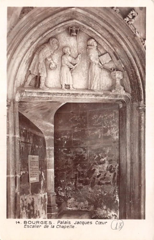 Bourges. Palais Jacques Cœur — Escalier de la Chapelle — Édition des Monuments Historiques - Recto