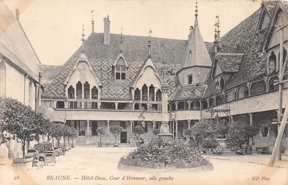 Beaune — Hotel-Dieu, Cour d'Honneur, linkes Flügel — ND Phot, n°28 - Vorderseite
