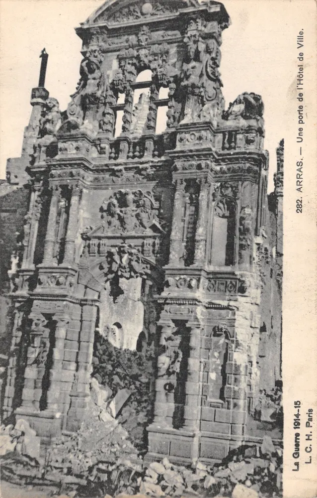 Arras — Eine Tür des Rathauses — L.C.H. Paris, Nr. 282 - Vorderseite