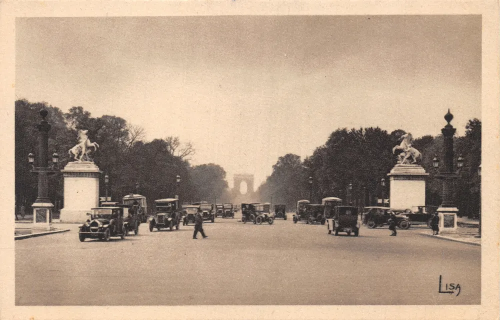 Die Champs-Élysées — Ansicht des Triumphbogens — Verlag LISA, Serie 32 - Vorderseite